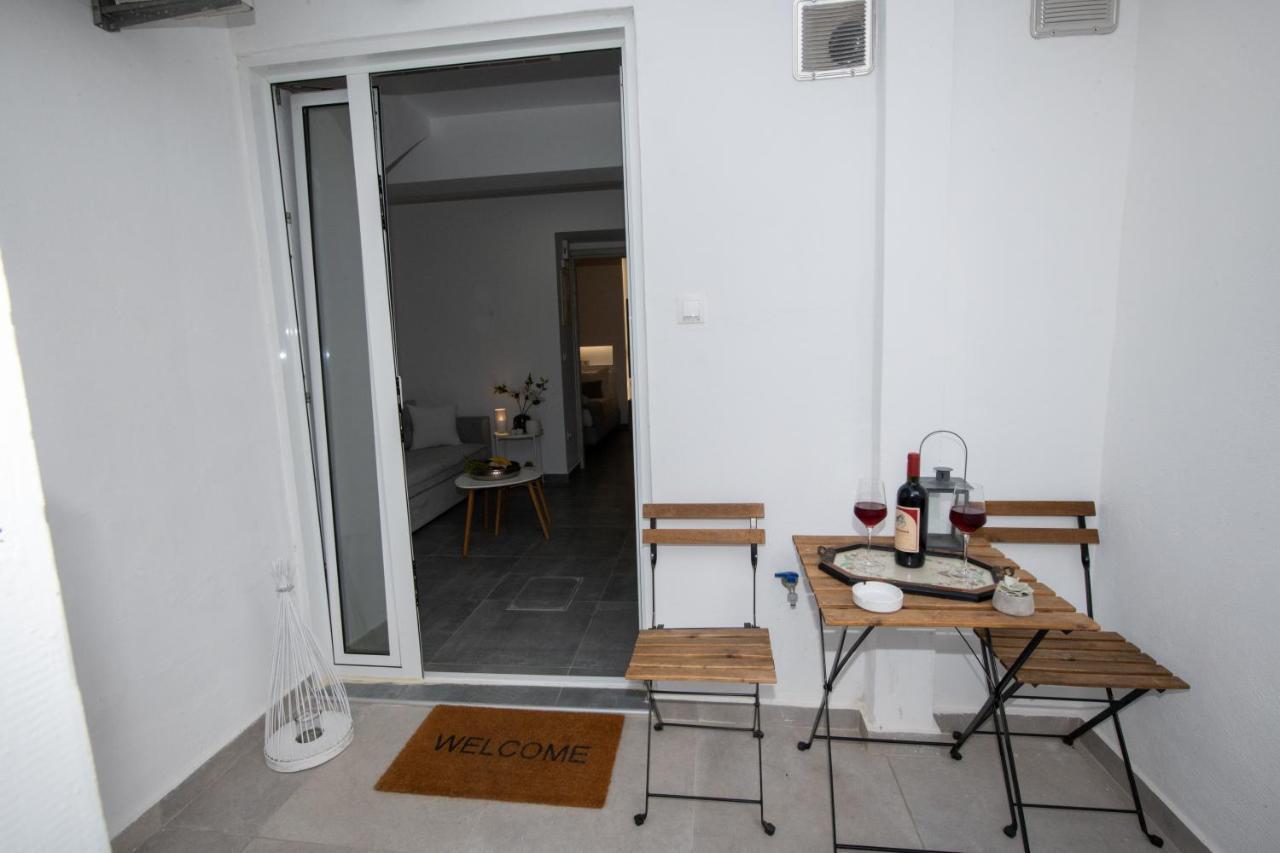Sofia'S Apartment Kamári Exteriör bild